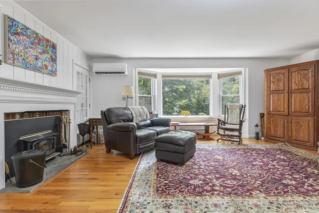 51 Old Mast Road Portland ME 04102