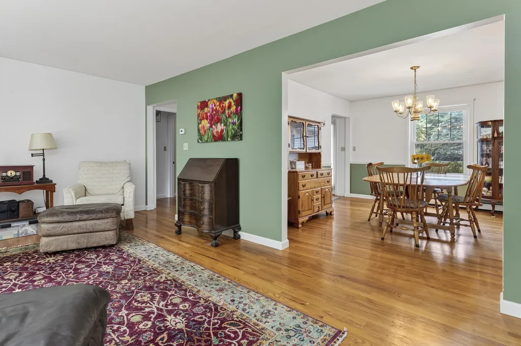 51 Old Mast Road Portland ME 04102