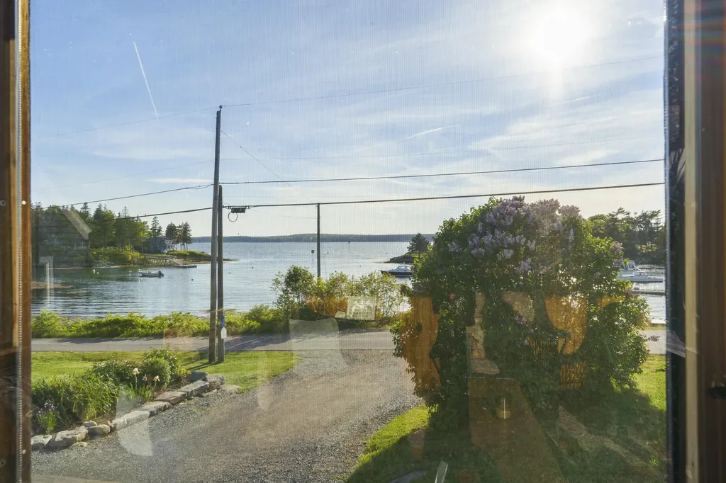 26 Pratt's Island Road Southport ME 04576