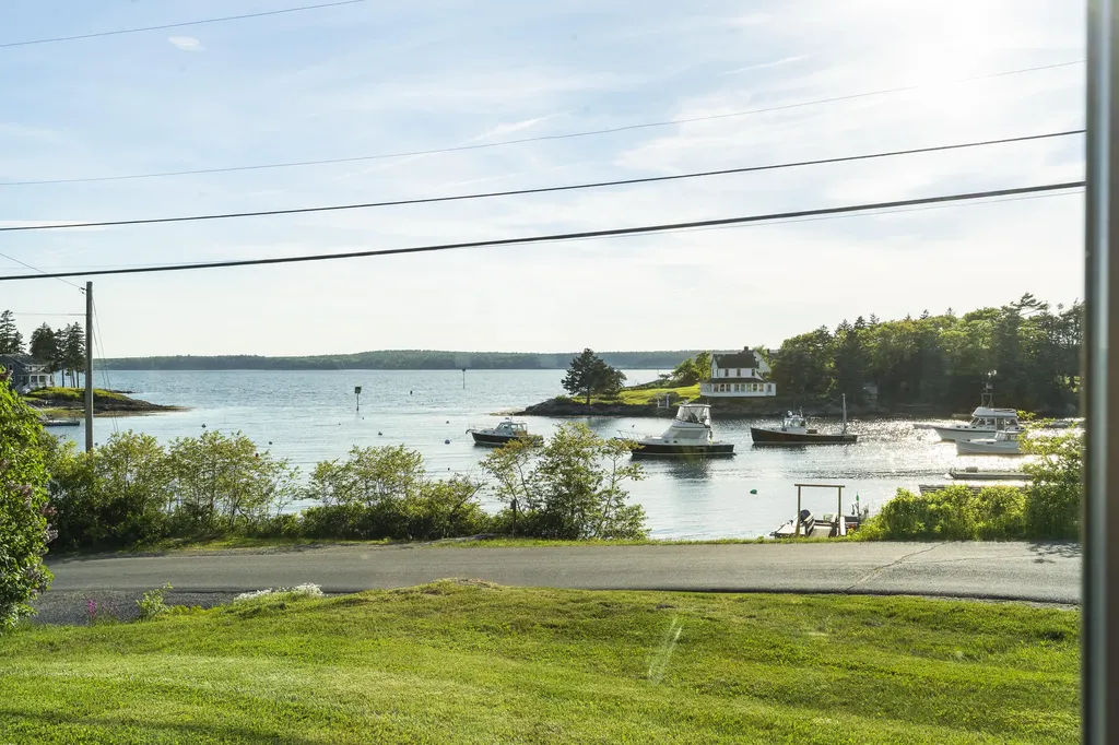 26 Pratt's Island Road Southport ME 04576