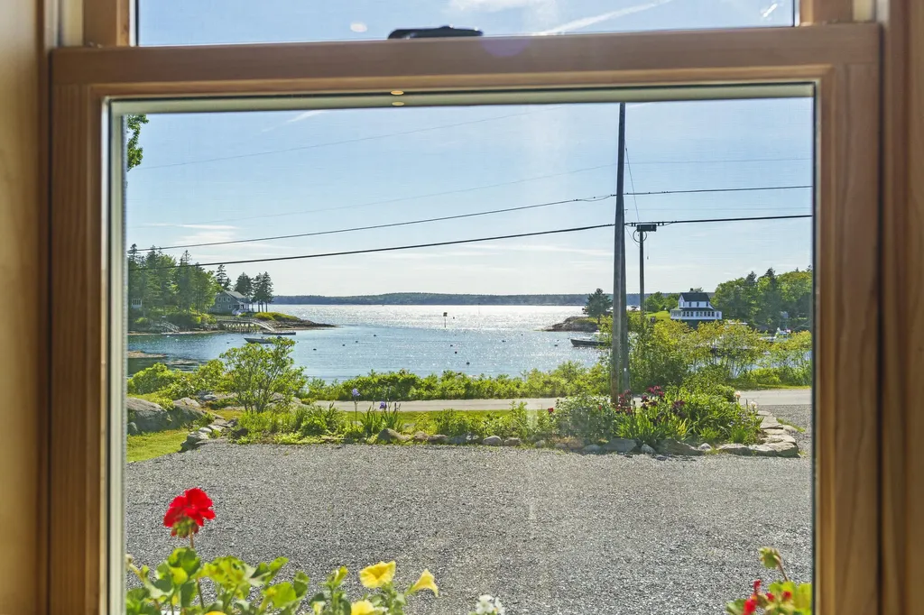 26 Pratt's Island Road Southport ME 04576