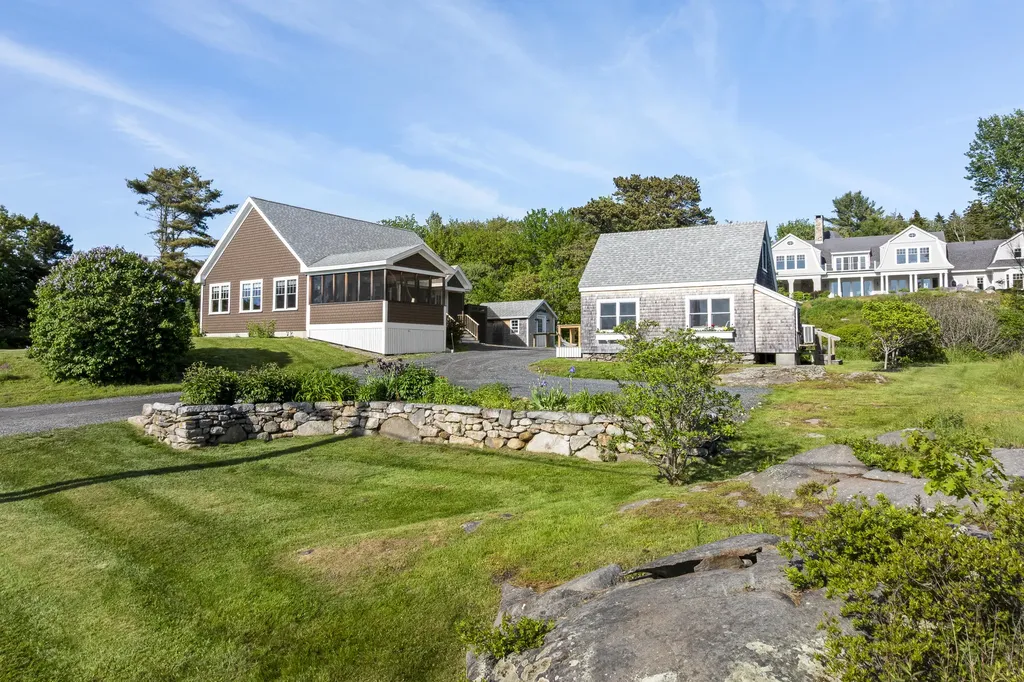 26 Pratt's Island Road Southport ME 04576