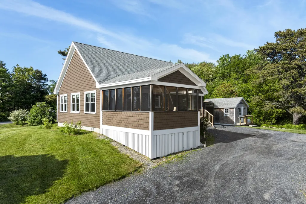 26 Pratt's Island Road Southport ME 04576