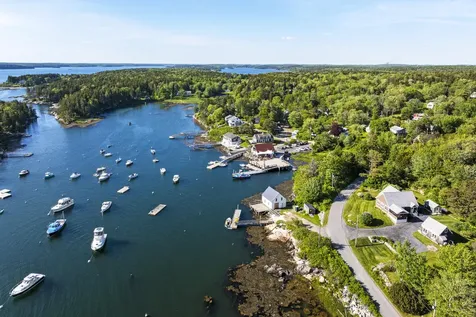 26 Pratt's Island Road Southport ME 04576