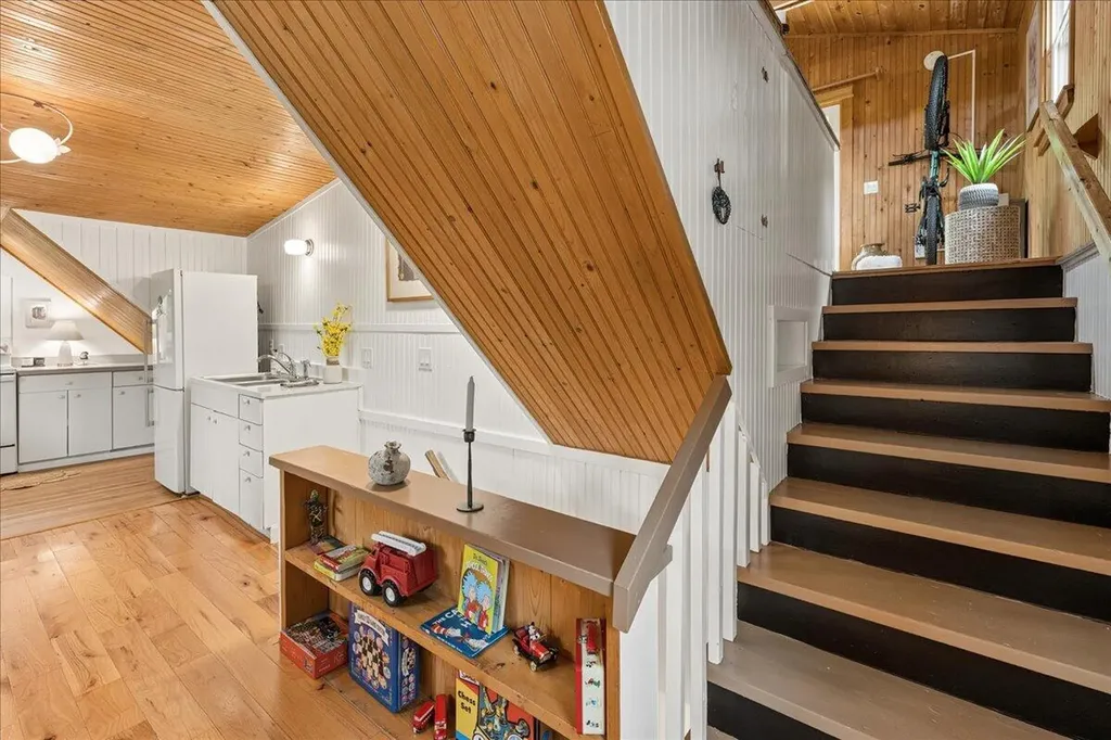 275 Sound Drive Mount Desert ME 04660