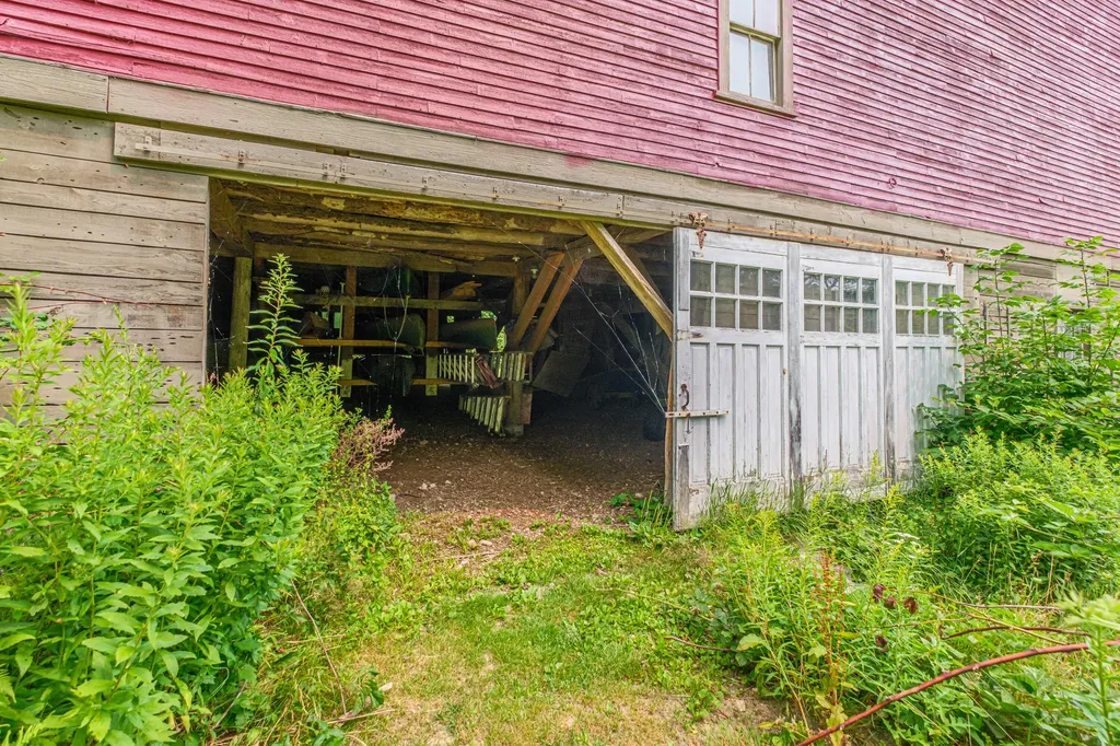 489 North Road Bethel ME 04217