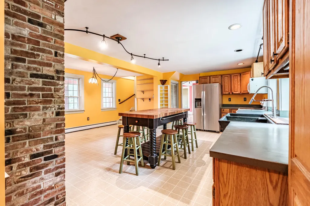 489 North Road Bethel ME 04217