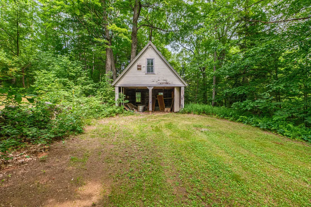 489 North Road Bethel ME 04217