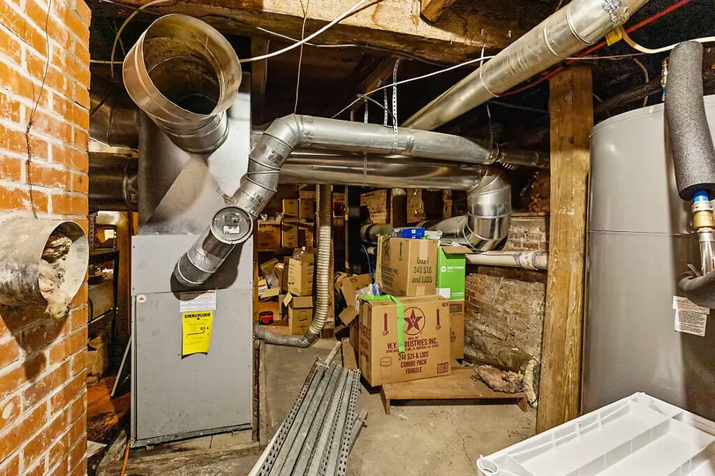 8 Commercial Street Hartland ME 04943