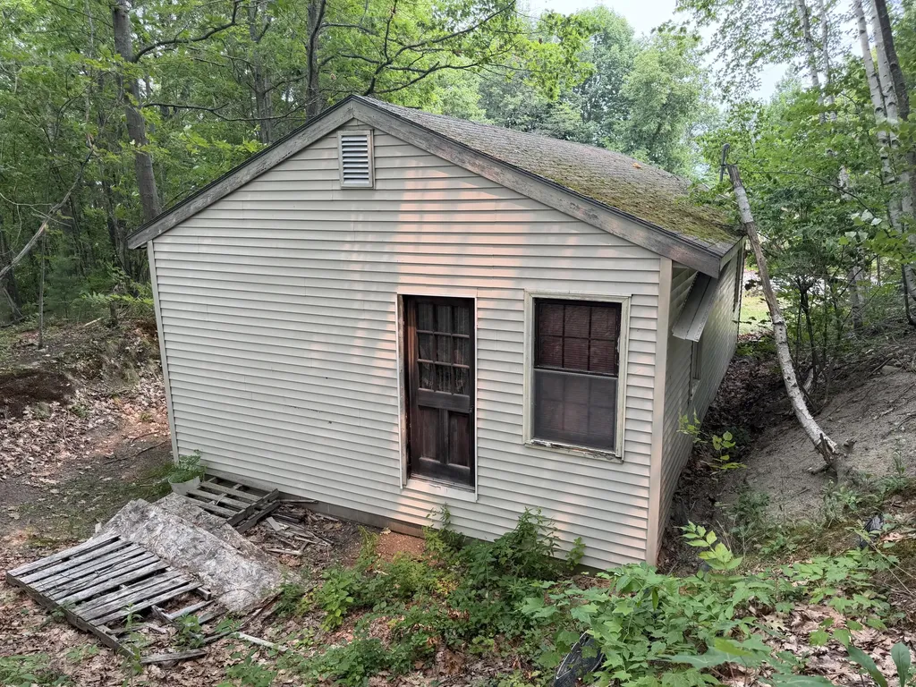 21 7th Street Auburn ME 04210
