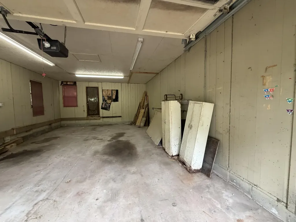 21 7th Street Auburn ME 04210