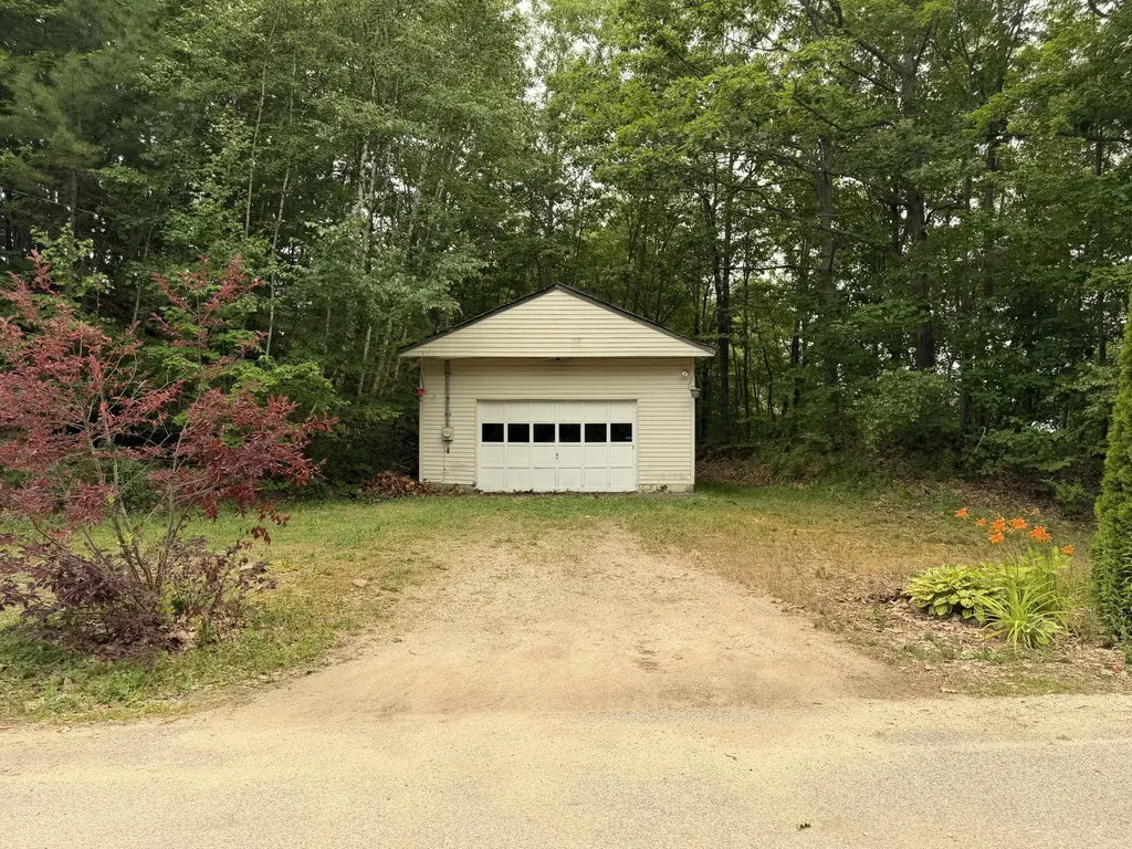 21 7th Street Auburn ME 04210