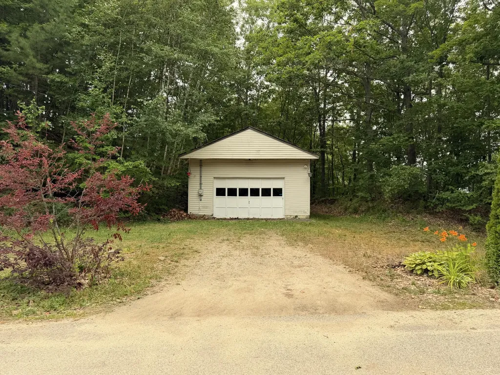 21 7th Street Auburn ME 04210