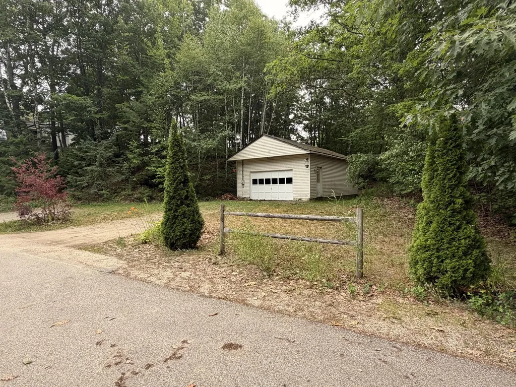21 7th Street Auburn ME 04210