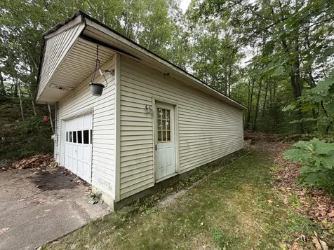 21 7th Street Auburn ME 04210