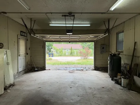 21 7th Street Auburn ME 04210