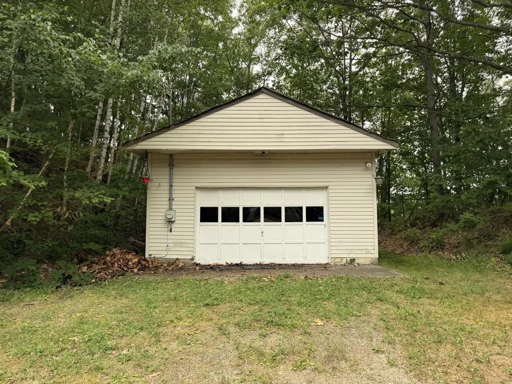 21 7th Street Auburn ME 04210