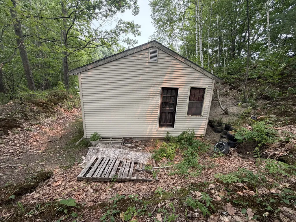 21 7th Street Auburn ME 04210