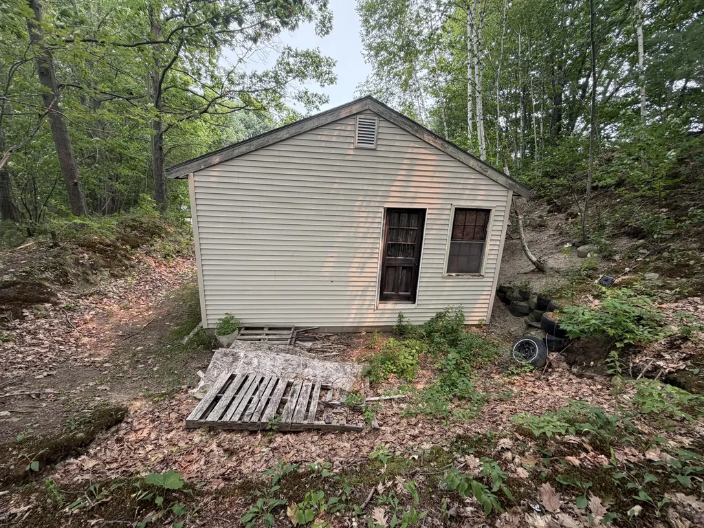21 7th Street Auburn ME 04210