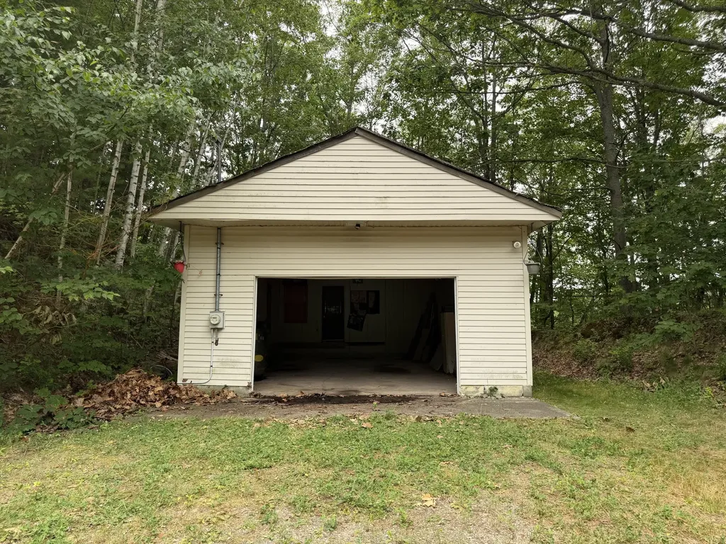 21 7th Street Auburn ME 04210