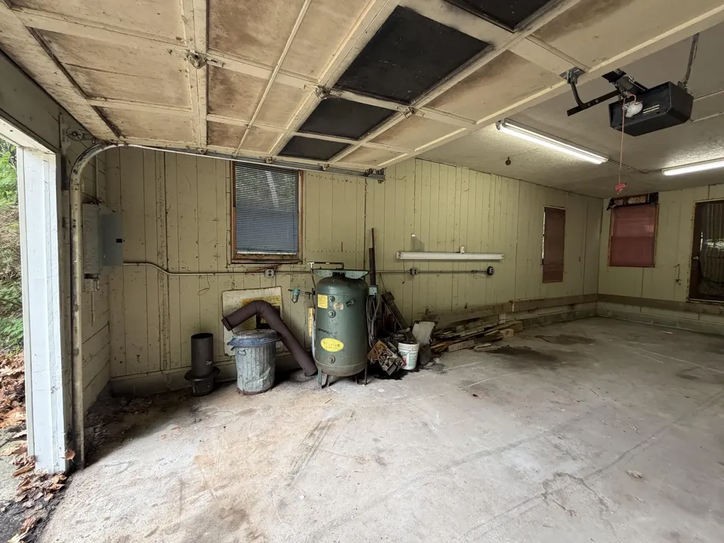 21 7th Street Auburn ME 04210