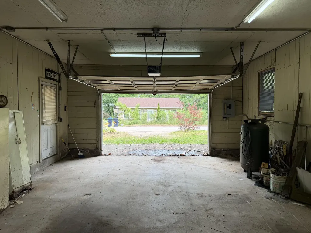 21 7th Street Auburn ME 04210