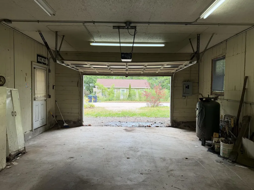 21 7th Street Auburn ME 04210