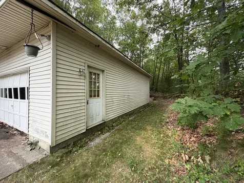 21 7th Street Auburn ME 04210