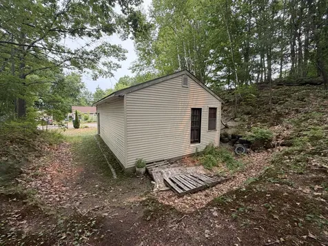 21 7th Street Auburn ME 04210