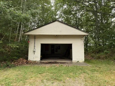 21 7th Street Auburn ME 04210
