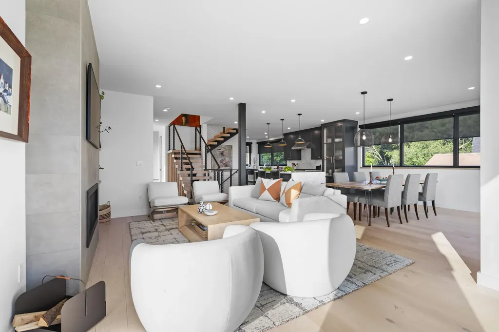 31 Water Street Kittery ME 03904
