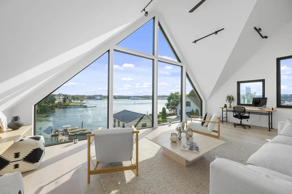 31 Water Street Kittery ME 03904
