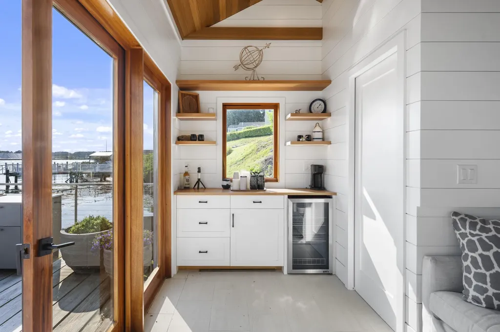 31 Water Street Kittery ME 03904
