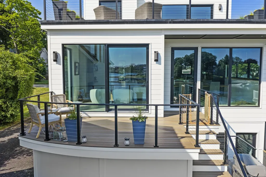 31 Water Street Kittery ME 03904