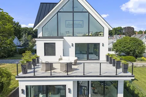 31 Water Street Kittery ME 03904