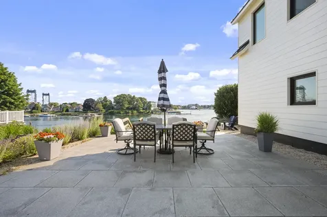 31 Water Street Kittery ME 03904