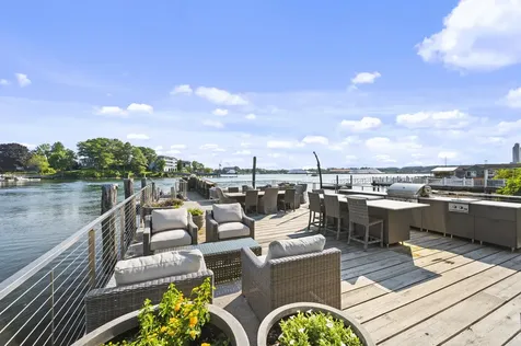 31 Water Street Kittery ME 03904