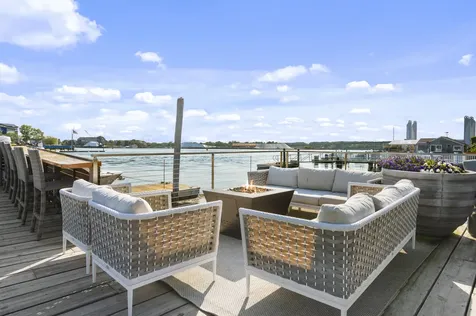 31 Water Street Kittery ME 03904