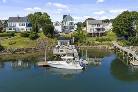 31 Water Street Kittery ME 03904