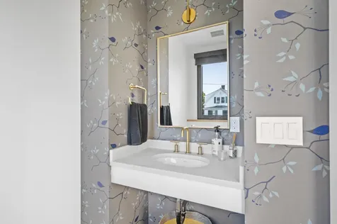 31 Water Street Kittery ME 03904