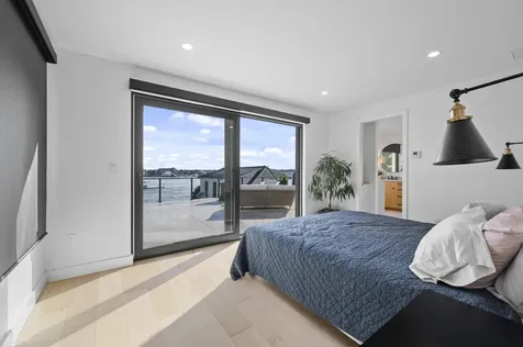 31 Water Street Kittery ME 03904