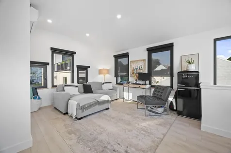 31 Water Street Kittery ME 03904