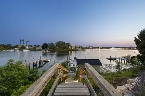 31 Water Street Kittery ME 03904