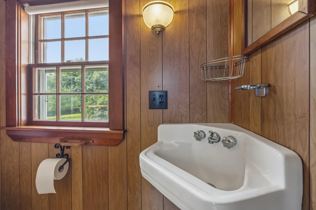 140 Beech Ridge Road York ME 03909