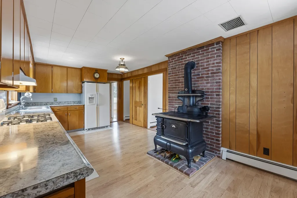 140 Beech Ridge Road York ME 03909