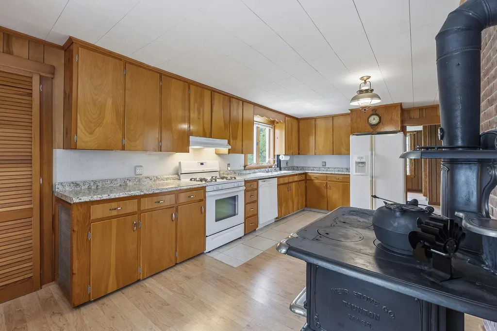 140 Beech Ridge Road York ME 03909