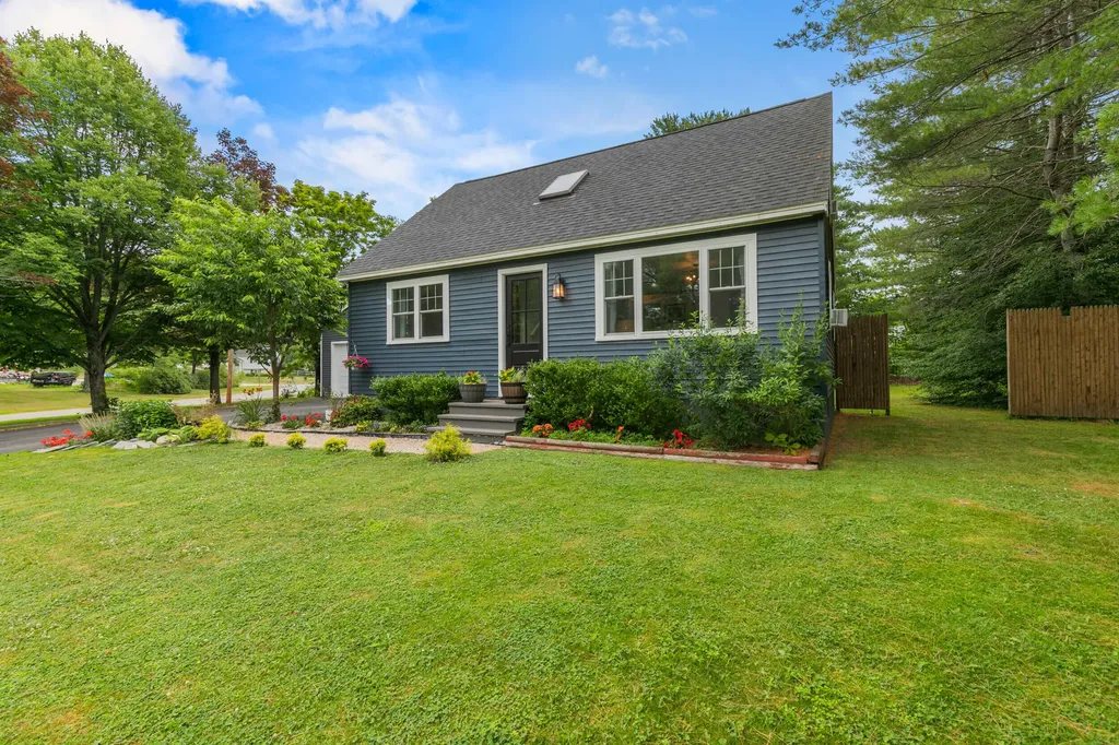4 Ellen Circle Yarmouth ME 04096
