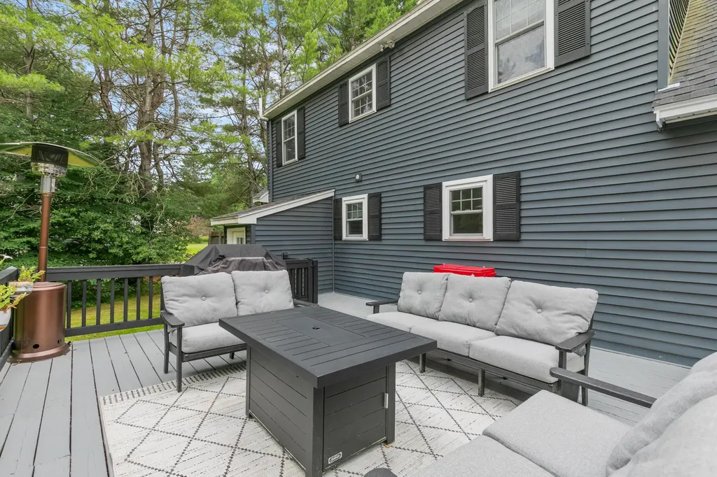 4 Ellen Circle Yarmouth ME 04096
