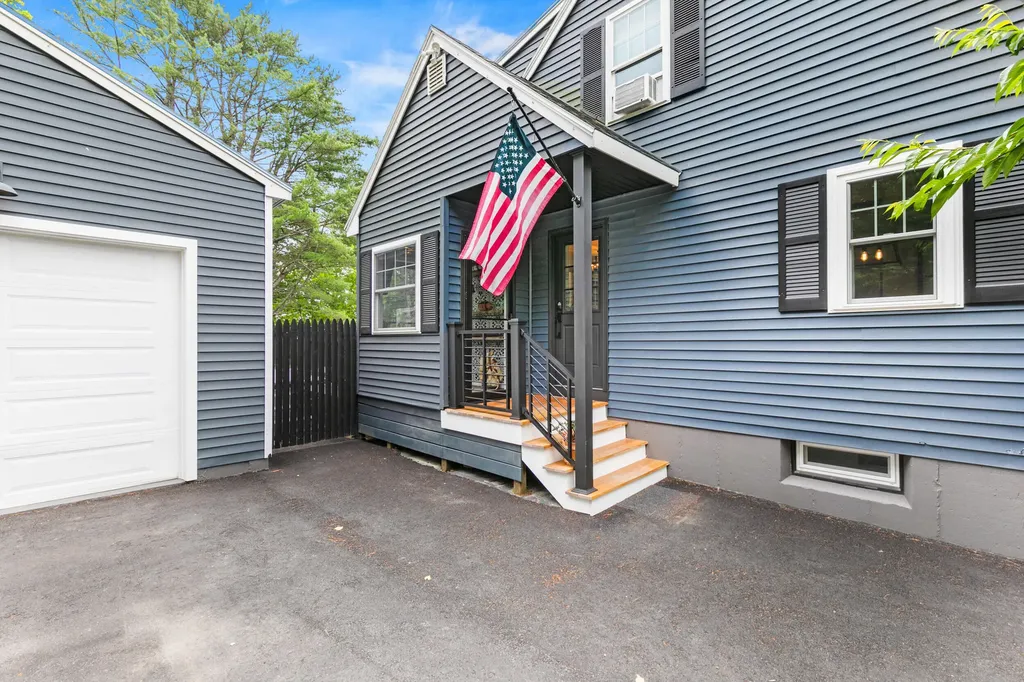 4 Ellen Circle Yarmouth ME 04096