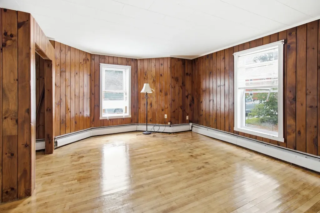 16 Temple Street Auburn ME 04210